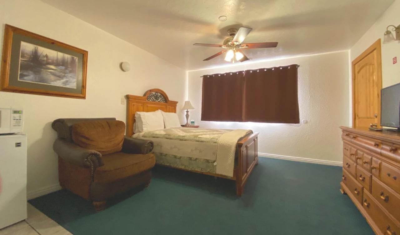 The Snuggle Inn Loa Exterior photo